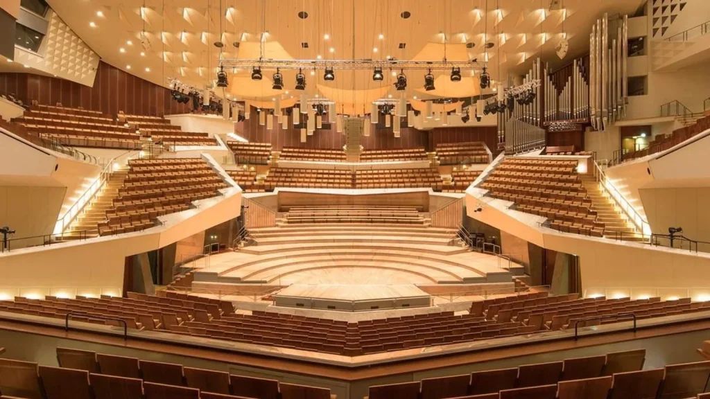 Berlin’s Opera Night to Book Now - Arkady Beryn, the Filharmonie Brno, René Barbera, Florian Sempey and Alisa Medvedeva at the Philharmonie